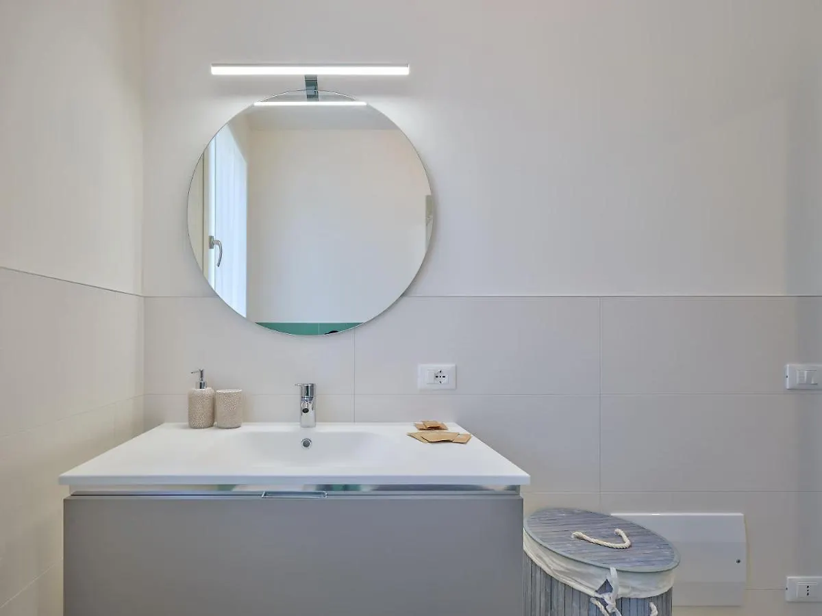 Apartmentsgarda - Residenza Vittoria 0*, Garda (Verona)