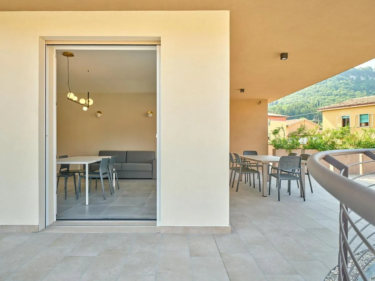 Apartmentsgarda - Residenza Vittoria 0*, Garda (Verona) Italy